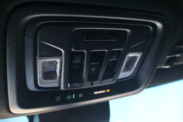 Used 2025 Chevrolet Silverado 1500 High Country w/ High Country Premium Package AWD/4WD image 18