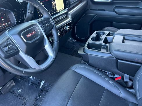 Used 2024 GMC Sierra 1500 SLT image 9