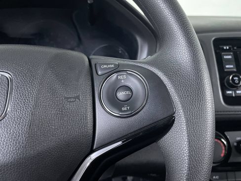 Used 2022 Honda HR-V LX image 25