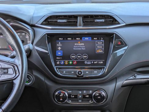 Used 2023 Chevrolet TrailBlazer RS w/ Sun and Liftgate Package image 17