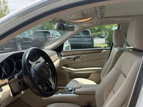 Used 2014 Mercedes-Benz E 350 4MATIC Sedan image 13