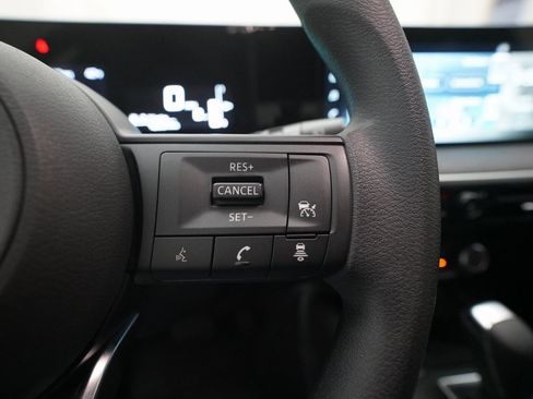 Certified 2025 Nissan Kicks SV image 18