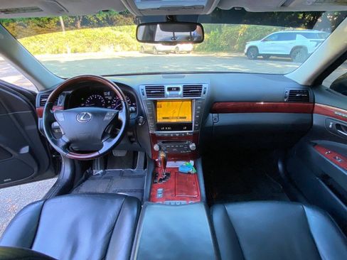 Used 2011 Lexus LS 460 L w/ Luxury Pkg RWD image 42