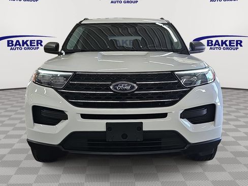 Used 2023 Ford Explorer XLT AWD/4WD image 2