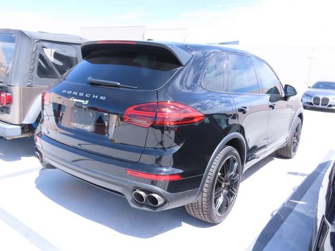 Used 2016 Porsche Cayenne S AWD/4WD image 3