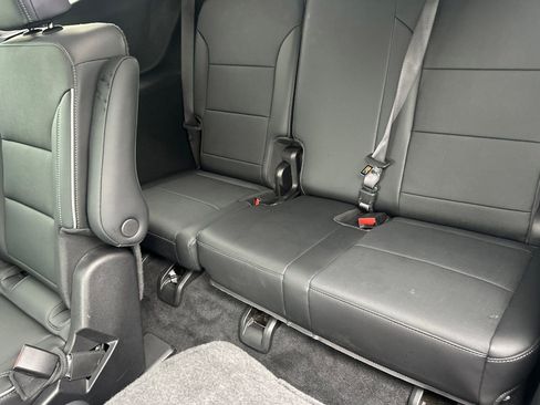 Used 2025 Buick Enclave Preferred image 18