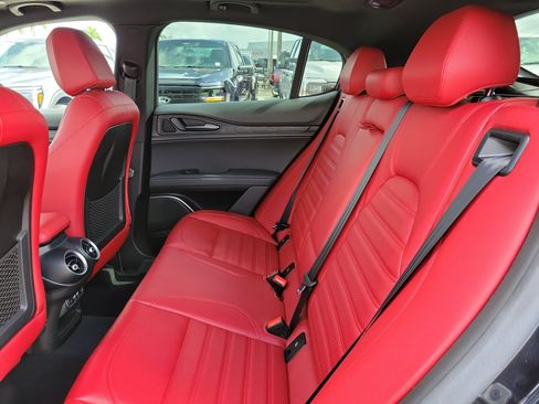 Used 2023 Alfa Romeo Stelvio Sprint RWD image 20