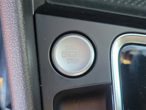 Used 2019 Volkswagen Jetta SE image 28