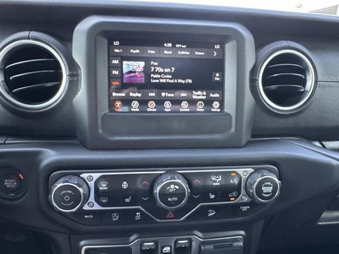 Used 2019 Jeep Wrangler Unlimited Sahara w/ Cold Weather Group AWD/4WD image 24
