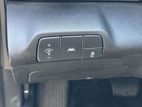 Used 2022 Hyundai Elantra SEL FWD image 15