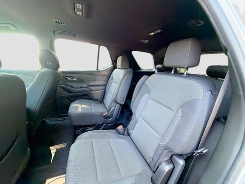 Used 2022 Chevrolet Traverse LT FWD image 21