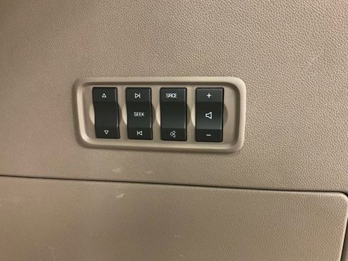 Used 2013 GMC Acadia Denali image 39