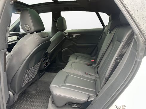 Used 2022 Audi Q8 Premium Plus AWD/4WD image 13