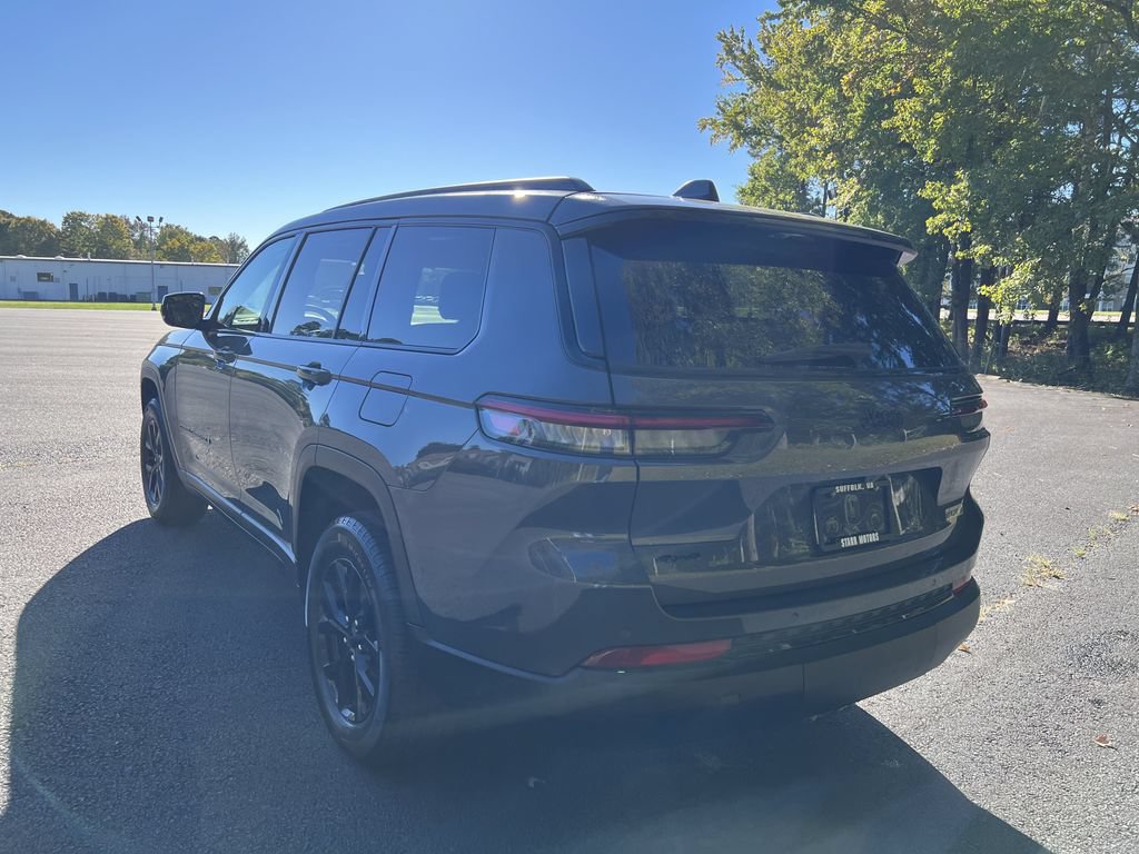 Used 2024 Jeep Grand Cherokee L Laredo AWD/4WD image 5
