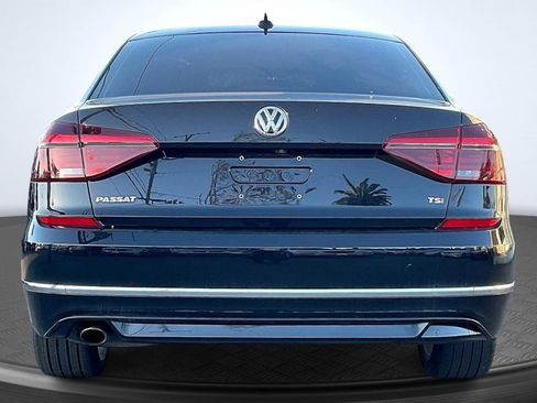 Used 2018 Volkswagen Passat 2.0T R-Line image 4