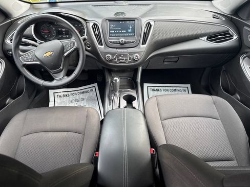 Used 2018 Chevrolet Malibu LT w/ Sport Package FWD image 17