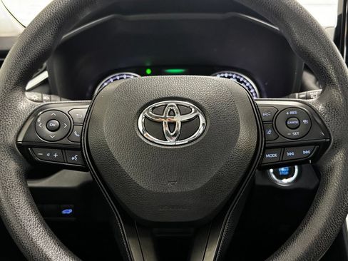 Used 2019 Toyota RAV4 XLE w/ Convenience Package FWD image 13