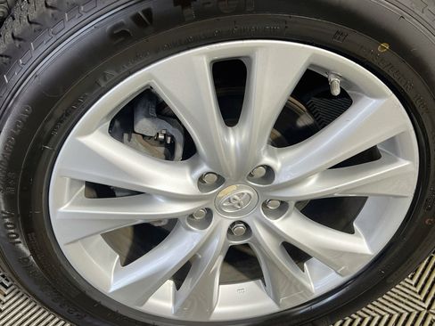 Used 2014 Toyota RAV4 Limited w/ Technology Package FWD image 14
