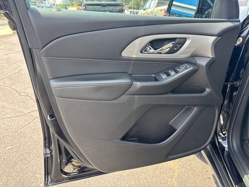 Used 2021 Chevrolet Traverse LS FWD image 11
