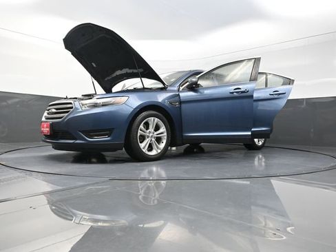 Used 2018 Ford Taurus SEL image 40