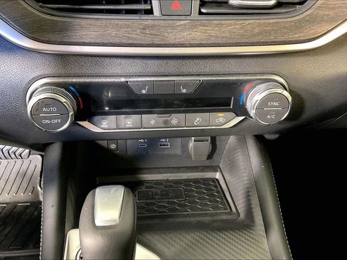 Certified 2025 Nissan Altima 2.5 SV w/ SV Premium Package FWD image 31