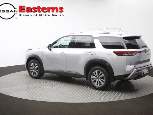 Used 2023 Nissan Pathfinder SL AWD/4WD image 64