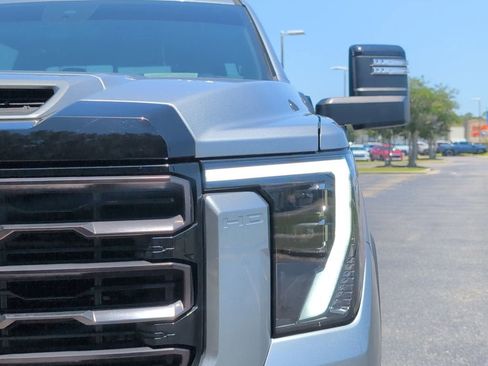 Used 2024 GMC Sierra 2500 AT4X AWD/4WD image 13