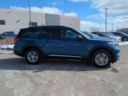 Used 2023 Ford Explorer XLT image 9
