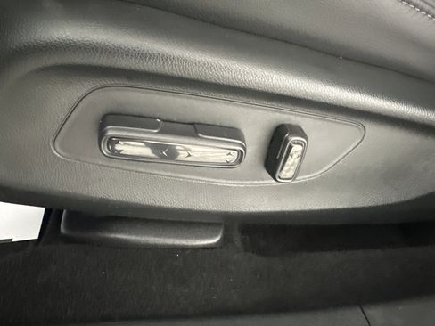 Used 2024 Honda HR-V EX-L image 10