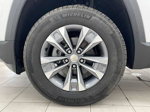 Certified 2026 Chevrolet Equinox LT AWD/4WD image 7