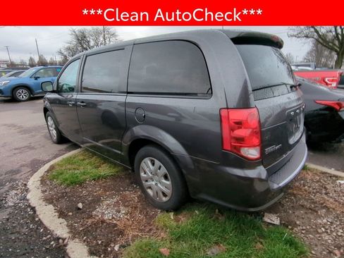 Used 2018 Dodge Grand Caravan SE w/ UConnect Hands-Free Group image 4