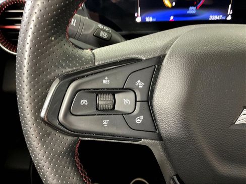 Used 2024 Chevrolet Trax RS FWD image 12