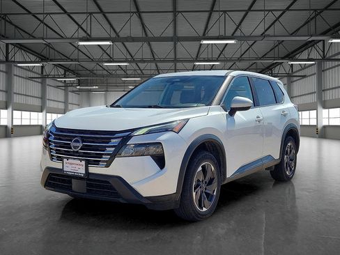 Used 2024 Nissan Rogue SV image 1