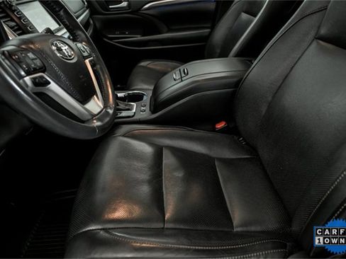 Used 2019 Toyota Highlander Limited image 11