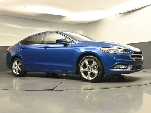 Used 2017 Ford Fusion SE w/ Equipment Group 201A FWD image 23