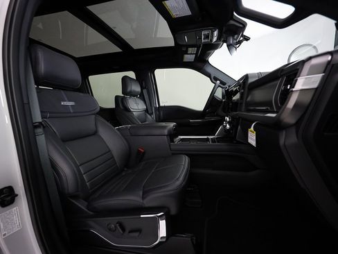 Used 2025 Ford F250 Platinum image 11