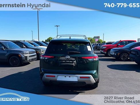 Used 2024 Nissan Pathfinder SL w/ Black Appearance Package AWD/4WD image 33