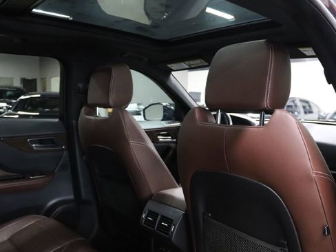 Used 2017 Jaguar F-PACE S image 21