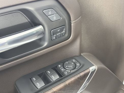 Used 2023 GMC Sierra 2500 Denali w/ Denali Ultimate Package image 25