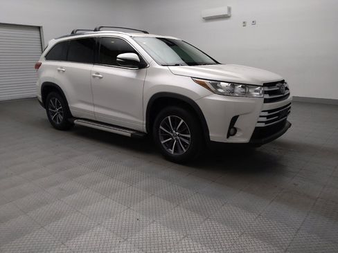 Used 2017 Toyota Highlander XLE image 13
