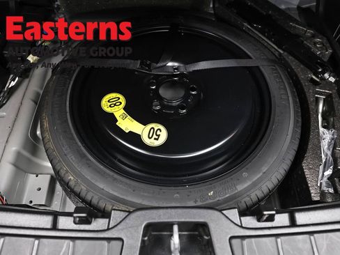Used 2022 Volvo XC40 T4 Momentum FWD image 22