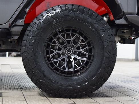 Used 2024 Jeep Wrangler Unlimited Rubicon w/ Convenience Group image 25