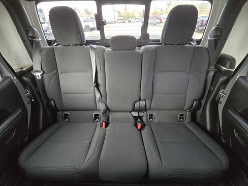 Used 2021 Jeep Gladiator Sport image 17