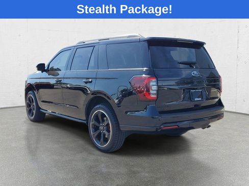 Used 2023 Ford Expedition Limited AWD/4WD image 5