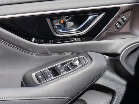 Used 2025 Subaru Outback Limited image 23