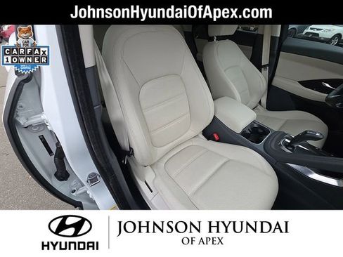 Used 2020 Jaguar E-PACE SE image 21