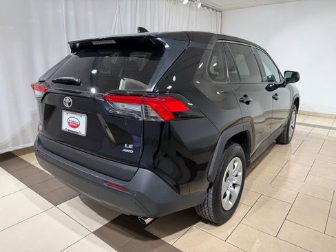 Used 2022 Toyota RAV4 LE image 5