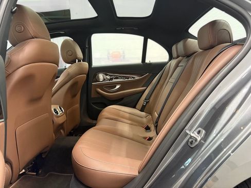 Used 2019 Mercedes-Benz E 300 4MATIC image 10