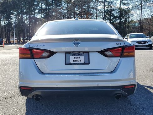 Used 2020 Nissan Altima 2.5 SR w/ Premium Package image 6