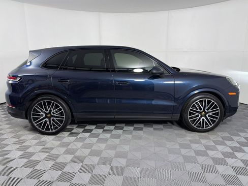 Certified 2024 Porsche Cayenne AWD/4WD image 8